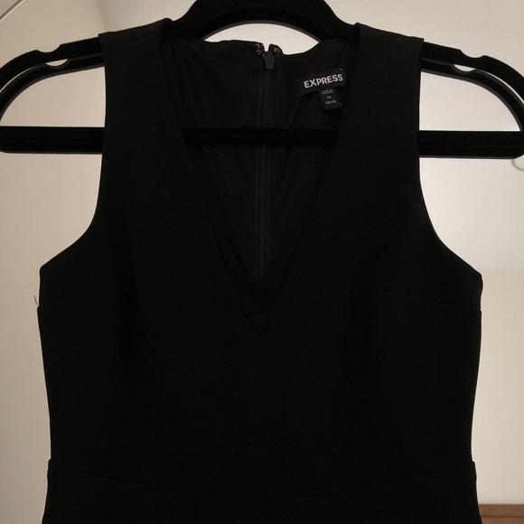 *SOLD* NWOT Express Mesh V-Neck Jumpsuit in Black - Picture 4 of 4
